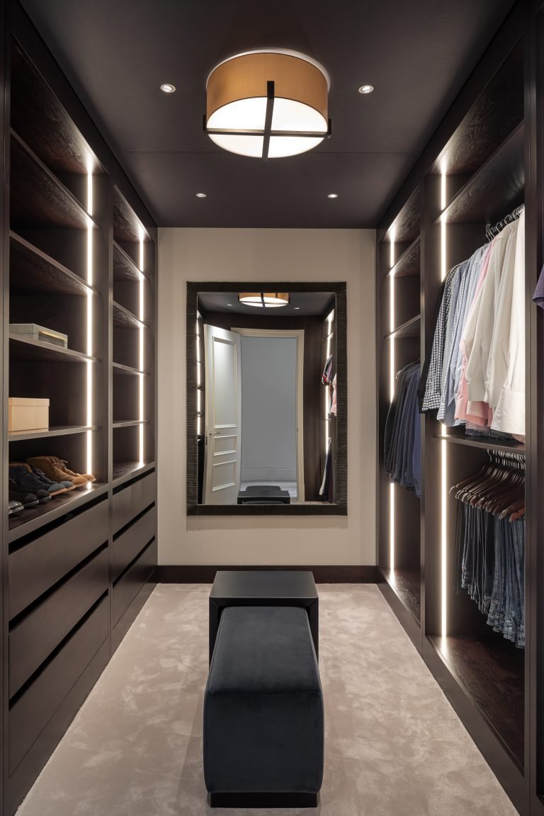 Walk-in closet